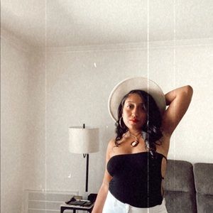 Meet your Posher, Antonia